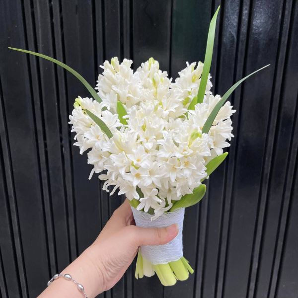 Hoa cưới tối giản