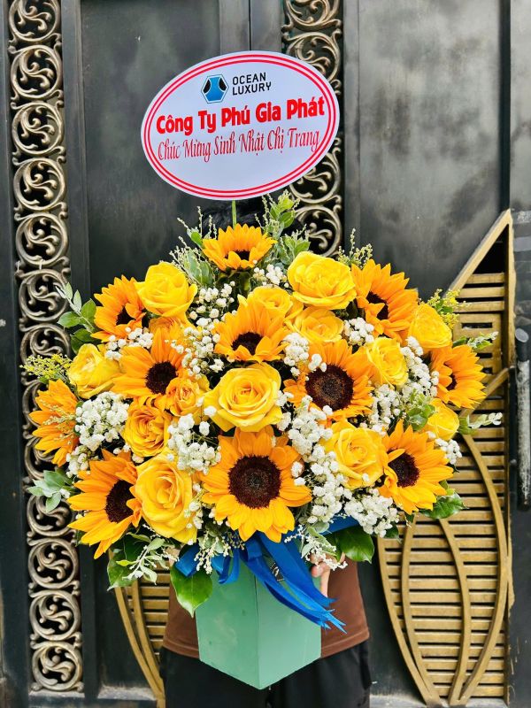 Hoa sinh nhật màu vàng
