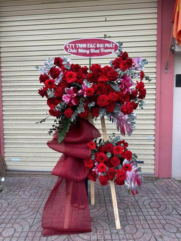 Kệ hoa khai trương
