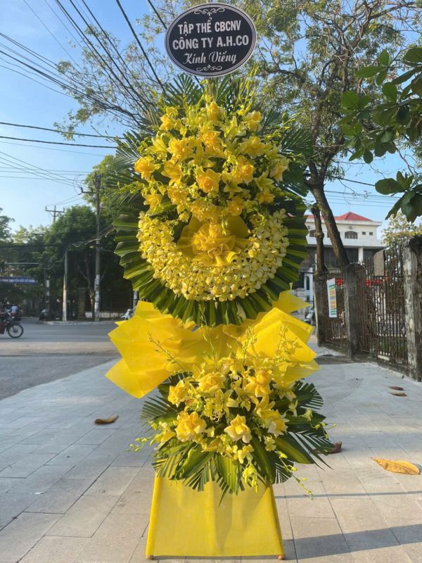 chon-mau-hoa-chia-buon-3 Hoa chia buồn màu vàng
