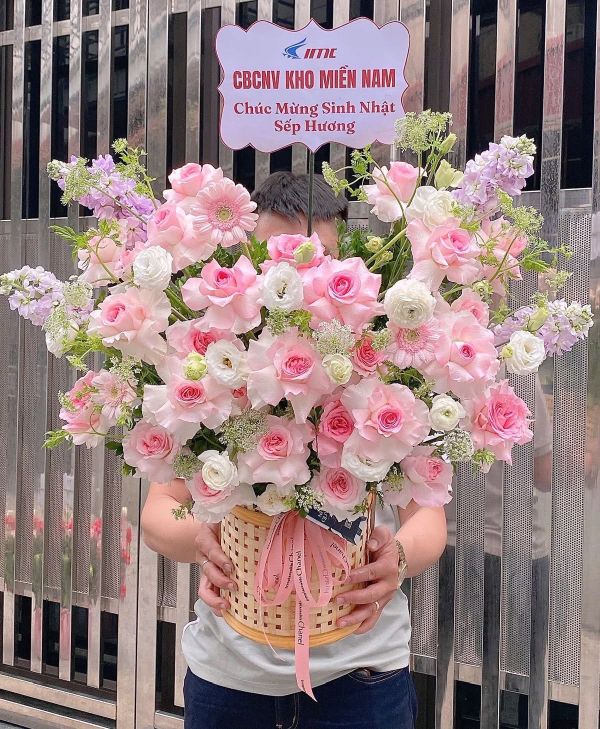 gui-hoa-sinh-nhat-cho-nguoi-o-xa-5 Giỏ hoa mừng sinh nhật sếp