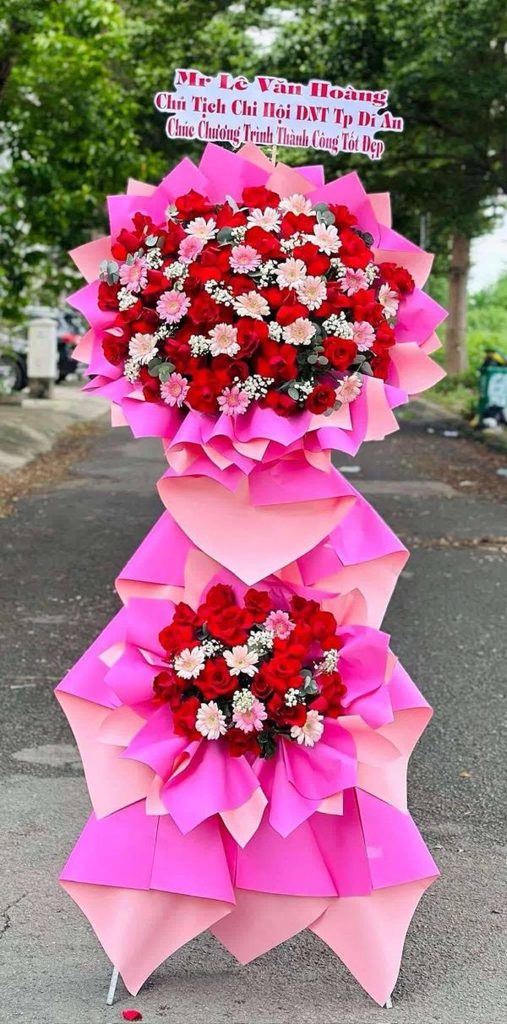 Kệ hoa khai trương văn phòng