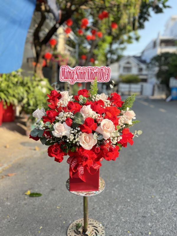 hoa-sinh-nhat-tang-chi-em-gai-5 Giỏ hoa sinh nhật tặng chị em gái
