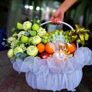 Giỏ Hoa Trái Cây Xanh Trắng – Sắc Xanh Bình Yên