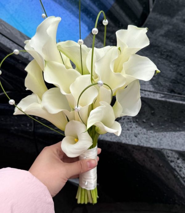 Bó Hoa Cưới Calla Trắng – Dịu Dàng Trong Veo