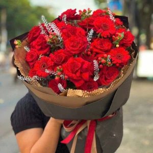 Bó hoa Sắc Đỏ Nồng Nàn phối hồng đỏ, đồng tiền và cẩm chướng
