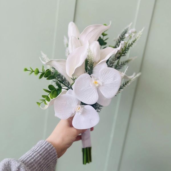 Hoa cưới cầm tay màu pastel